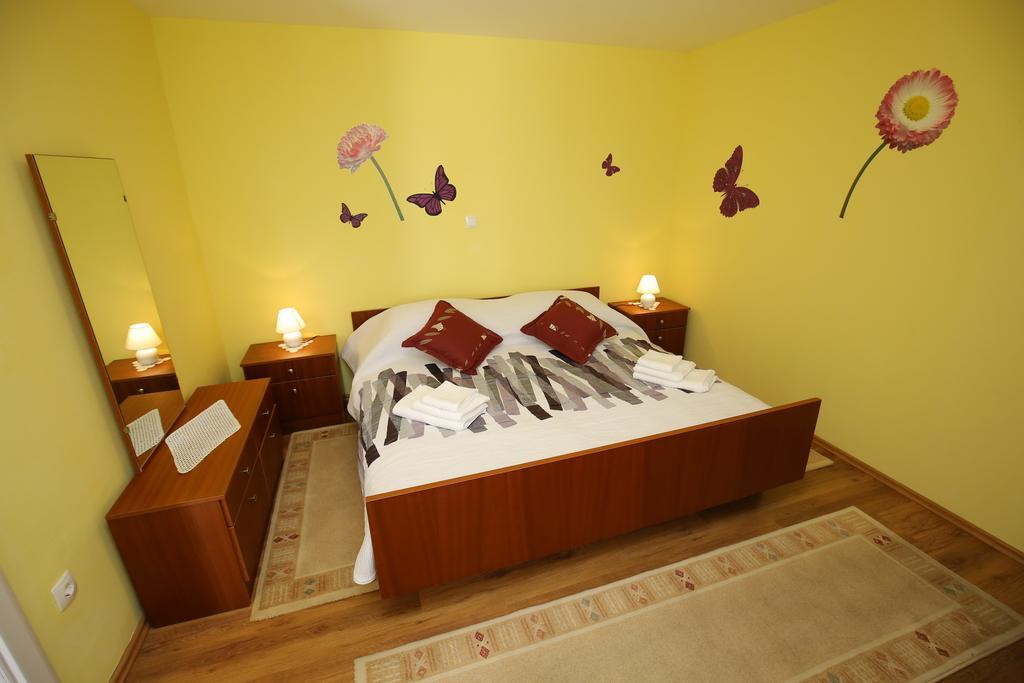 Apartment Marta Ражанац Экстерьер фото